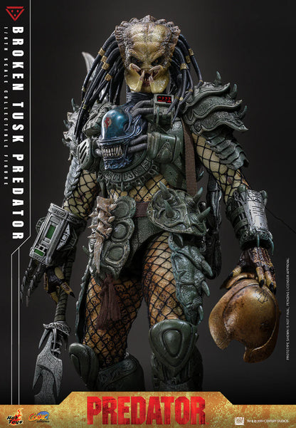 Hot Toys Comics Masterpiece Series: Aliens vs Predator - Broken Tusk Predator Escala 1/6 Preventa